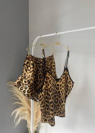 Комплект для дома пижамка шелк майка-топ и шорты мини с рюшами леопард2 фото