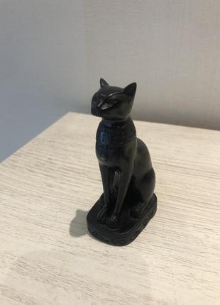 Магічна чорна кішках єгипту