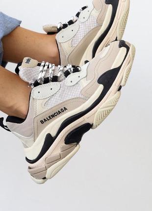 Женские кроссовки triple s beige/black в наличии