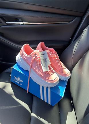 Кросівки рожеві від adidas оригінал