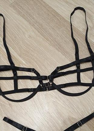 Пикантный бюстгальтер контурный