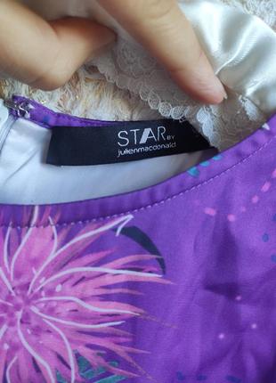 Ошатна сукня міді красива брендова мереживна атласна легка плаття квіти фіолетова julien macdonald3 фото