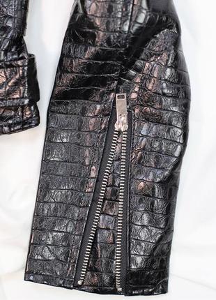 Стильна куртка косуха з екошкіри пітон-лак, жіноча косуха10 фото