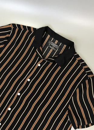 Стильная черная тенниска primark в полоску, полоску, примарк, гавайку, шведку, рубашку на короткий рукав, трендовую, коричневую.1 фото