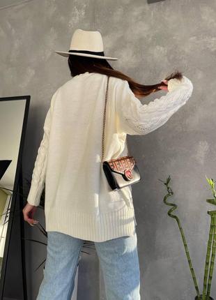 Об’ємний теплий светр з візерунком у білому кольорі8 фото