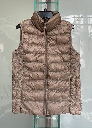 Пухова жилетка безрукавка uniqlo