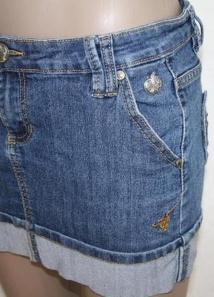 Брендовая джинсовая мини юбка с вышитым лого, s3 фото
