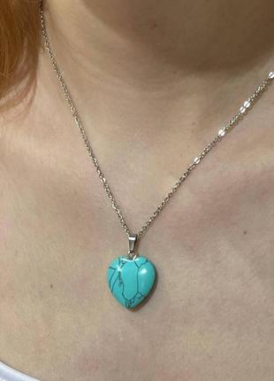 Оригинальный подарок девушке - натуральный камень зеленая бирюза кулон в форме сердечка на цепочке в коробочке4 фото