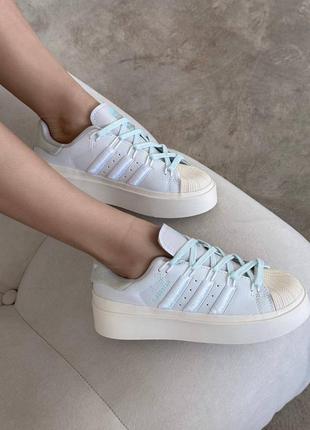 Женские кроссовки 
adidas stud superstar