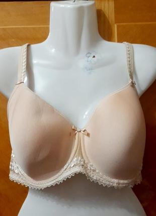 Брендовий стильний бюстгалтер  р.38 dd 85 e від fantasie ,кісточки , поролон , кружево