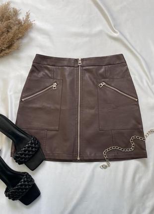 Трендовая юбка из экокожи, шоколадная мини-юбка1 фото
