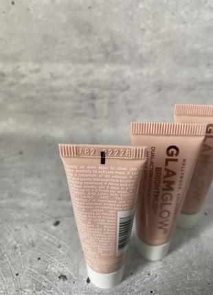 Glam glow - brightmud™ dual-action exfoliating treatment - відлущуючий засіб подвійної дії5 фото