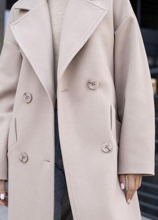 Пальто женское двубортное оверсайз утепленное, шерстяное, зимнее, бренд, длинное, однотонное, лате бежевое6 фото