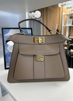 Кожаная сумка в стиле fendi