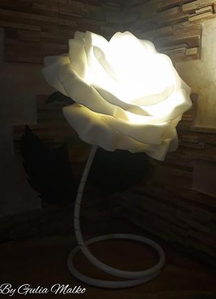 Світильник у вигляді троянди