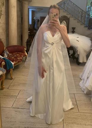 Нову весільну сукню1 фото