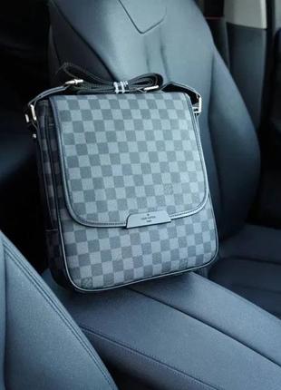 Сумка моделі district від відомого світового бренду louis vuitton