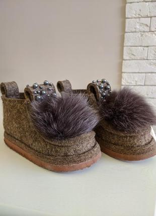 Ручної роботи трендові угги.