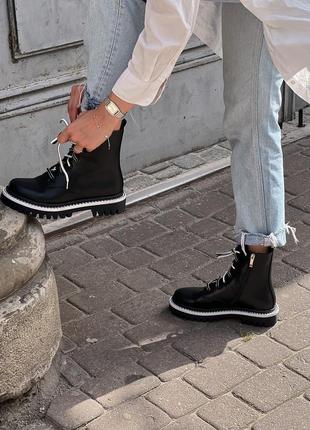 Жіночі черевики high leather black