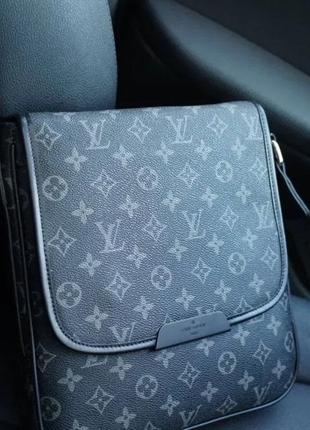 Сумка моделі district від відомого світового бренду louis vuitton