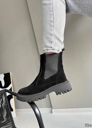Черные натуральные замшевые демисезонные деми осенние ботинки челси с резинками на резинках толстой подошве без молнии замша осень2 фото