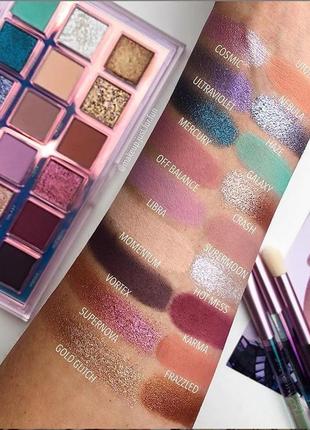 Палітра тіней для повік huda beauty mercury retrograde eyeshadow palette 18 відтінків5 фото