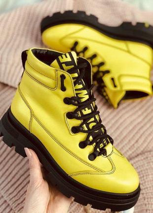 Стильные демисезонные женские ботинки желтого цвета5 фото
