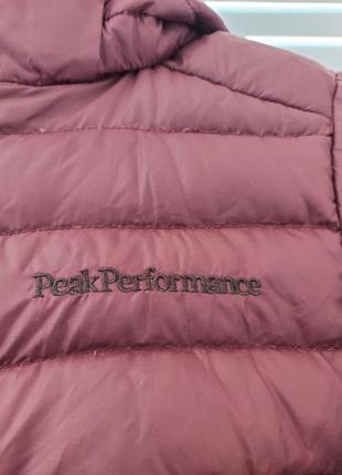 Детская куртка (микропуховик) peak performance (8-9 лет)3 фото