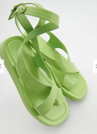 Босоніжки reserved