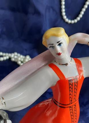 Русский танец с баллайкой (танок) переплет фарфоровая статуэтка танцора срсёр пленочный схк пленное 1970-е4 фото
