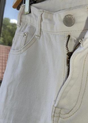 Белые мом xхs/хs с разрезами джинсы женские4 фото