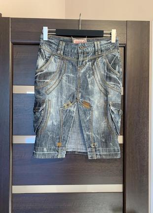 Джинсовая юбка с разрезом и накладными карманами6 фото