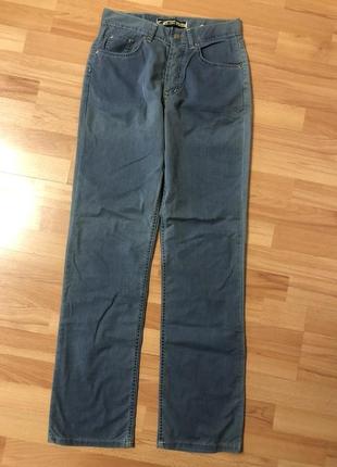 Тонкие мужские джинсы для работы или двора1 фото
