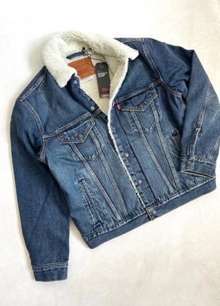 Курточка levi’s