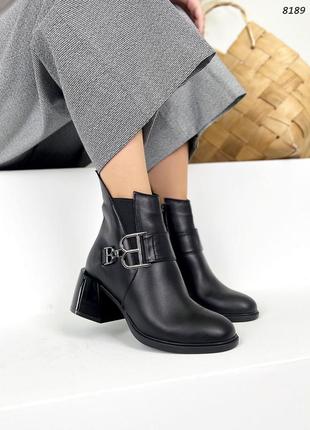 Ботильйони з натуральної шкіри та замші жіночі на підборах