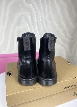 Dr martens 2976 black smooth chelsea ботинки ботинки челси кожаные7 фото