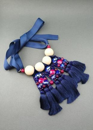 Розкішне кольє з китицями