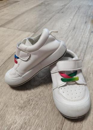 Кросівки для дівчинки розмір 22, по устілці 13.5