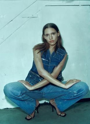 Жилет із деніму zara з кишенями. оригінал