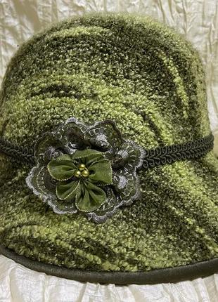 Демісезонний капелюх із вовни букле оливковий 55-57 см