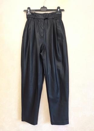 Чёрные кожаные брюки экокожа h&m высокая посадка свободные кожаные штаны1 фото