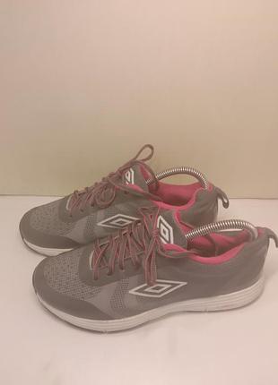 Кроссовки  umbro