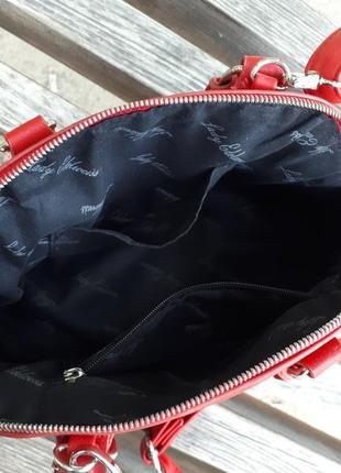 Новая коллекционая яркая алая красная эко кожа женская средняя сумка на молнии на плече с металлическим украшением съемный ремешок lady edelweiss7 фото