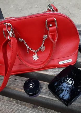 Новая коллекционая яркая алая красная эко кожа женская средняя сумка на молнии на плече с металлическим украшением съемный ремешок lady edelweiss2 фото