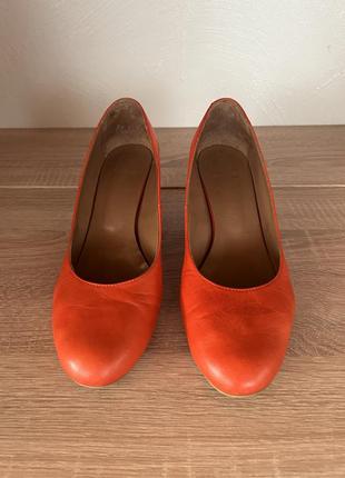 Персикові шкіряні туфлі на каблуку 27см 41 розмір + клатч3 фото