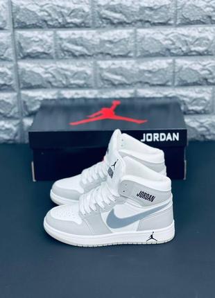 Женские кроссовки джордан высокие jordan air retro бело серые2 фото