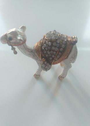 Статуетка верблюд зі скарбничкою прикрашена камінням