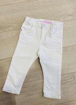 Белые брюки джинсы
