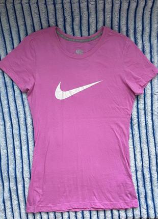Женская розовая футболка nike3 фото