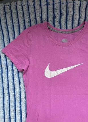 Женская розовая футболка nike4 фото